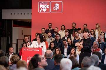 Los socialistas de Telde arropan a un Pedro Sánchez convencido del triunfo de su partido en las Islas/Acfi Press y TA.
